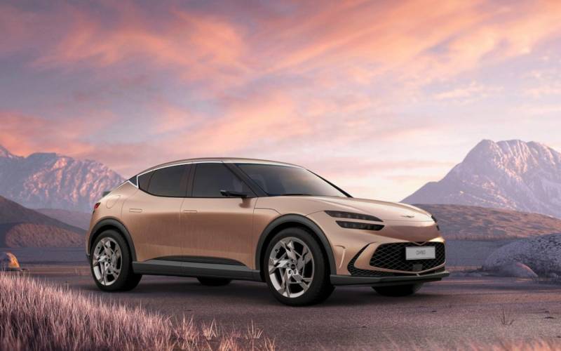 Comparison Genesis GV60 Advanced 2022 vs Audi RS Q3 Sportback